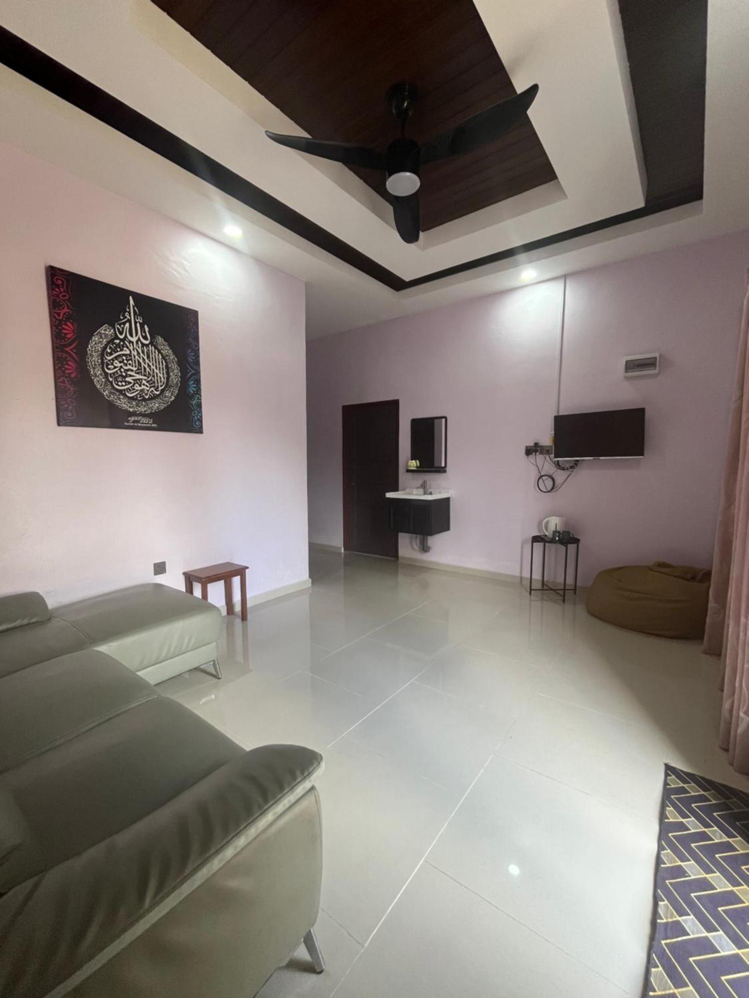 Razak Guest House Setiu Eksteriør bilde